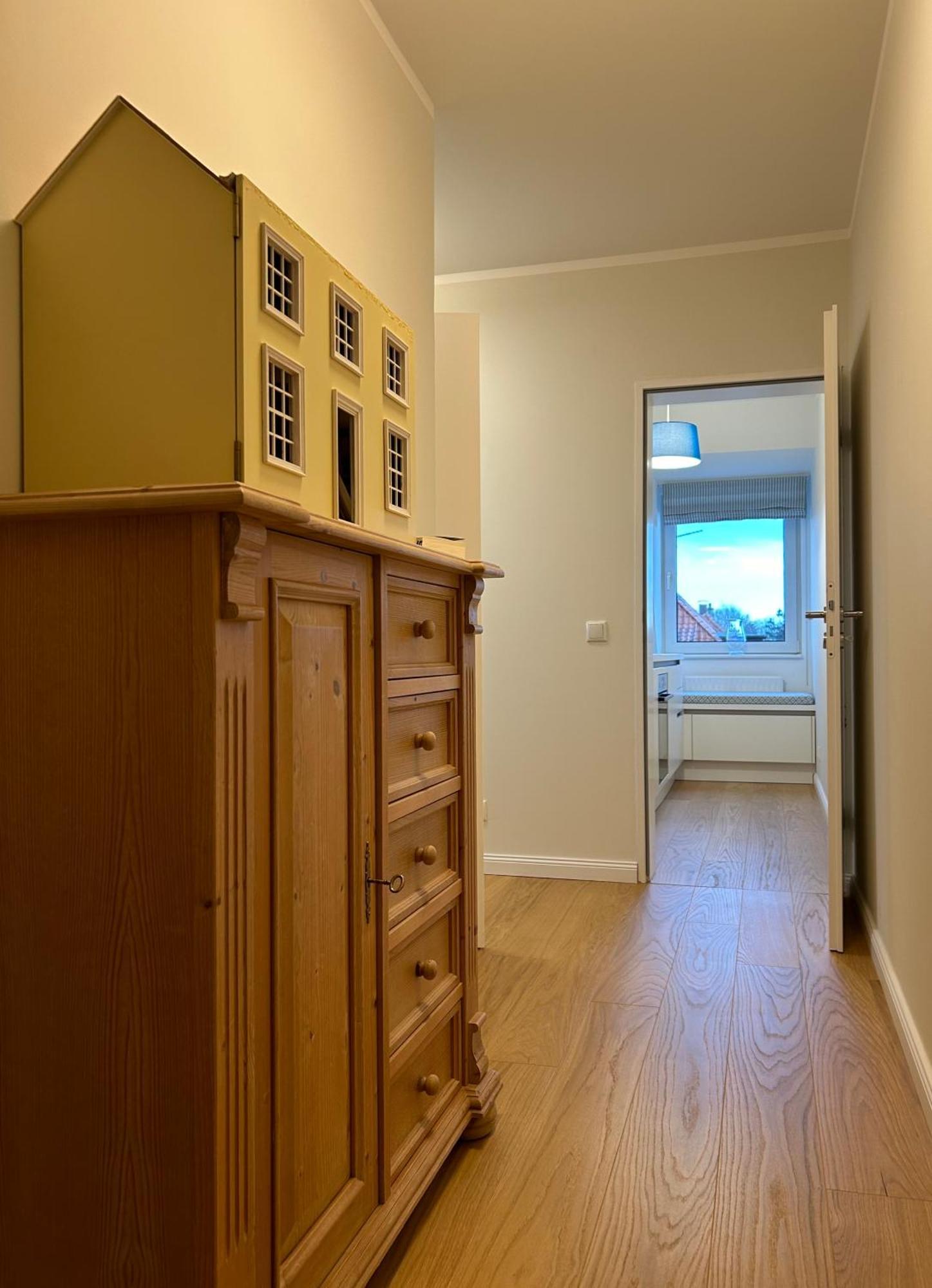 Lichtdurchflutete Dachgeschosswohnung In Uninaehe Oldenburg Luaran gambar