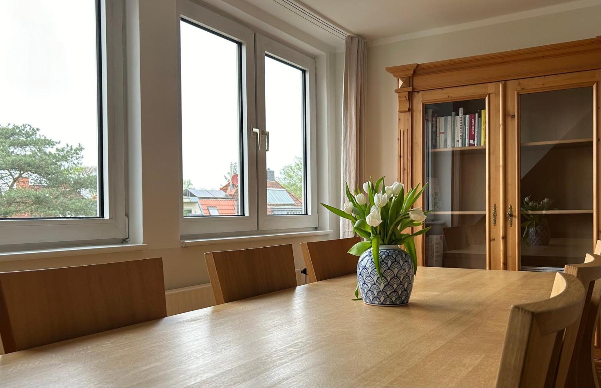 Lichtdurchflutete Dachgeschosswohnung In Uninaehe Oldenburg Luaran gambar